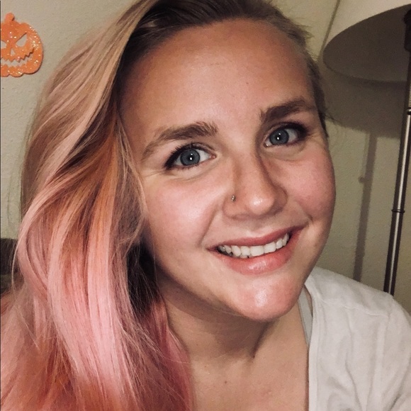 Meet your Posher, Mackenzie - Picture 3 of 3